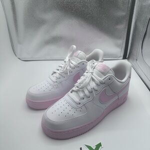 Nike Women's Athletic Shoes White and Pink